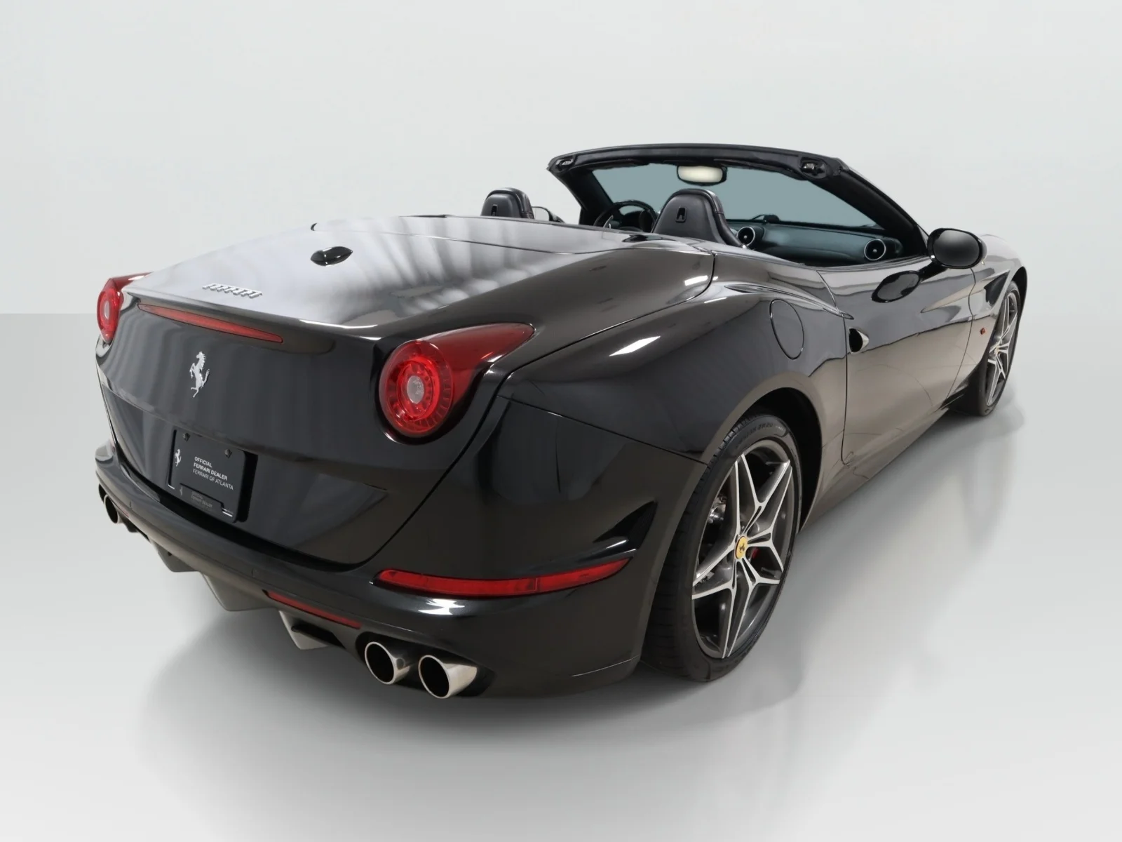 2016 Ferrari California T Base - Photo 9