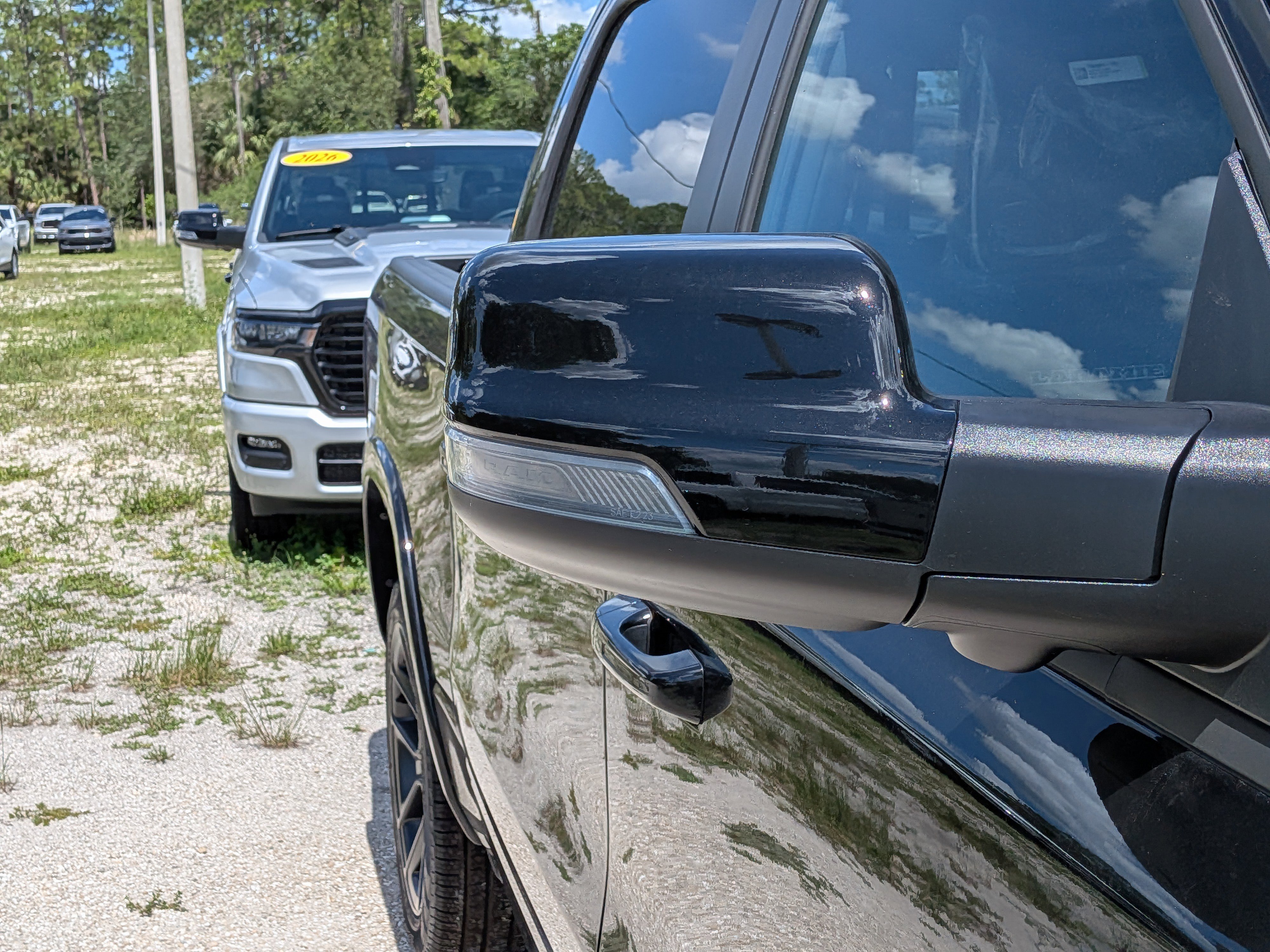 New 2026 Diamond Black Crystal Pearl-Coat Exterior Paint RAM Laramie image 11