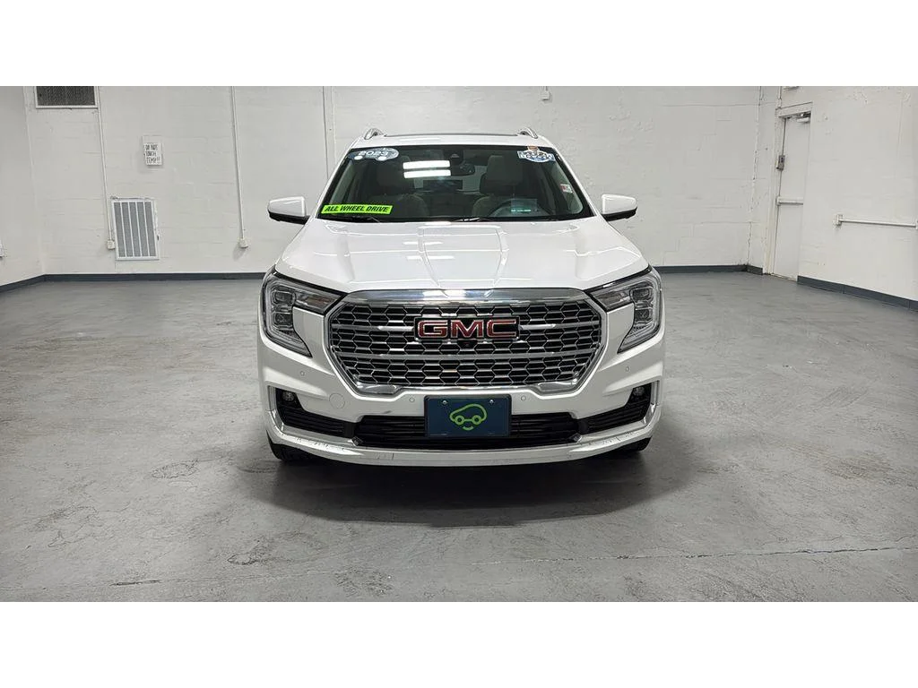 Certified Used 2023 White Frost Tricoat GMC Denali image 13