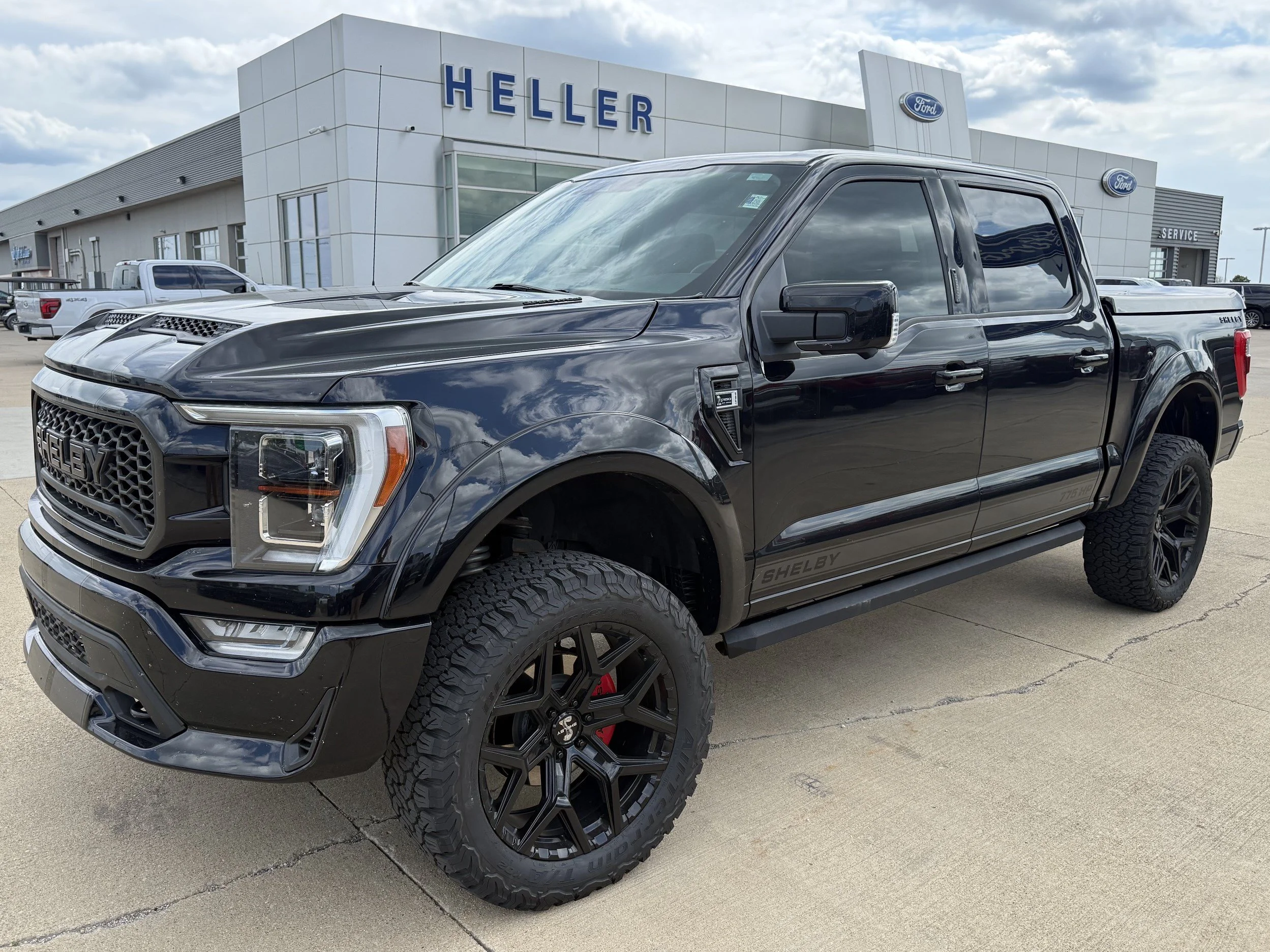 Used 2021 Black Metallic Ford Lariat image 3