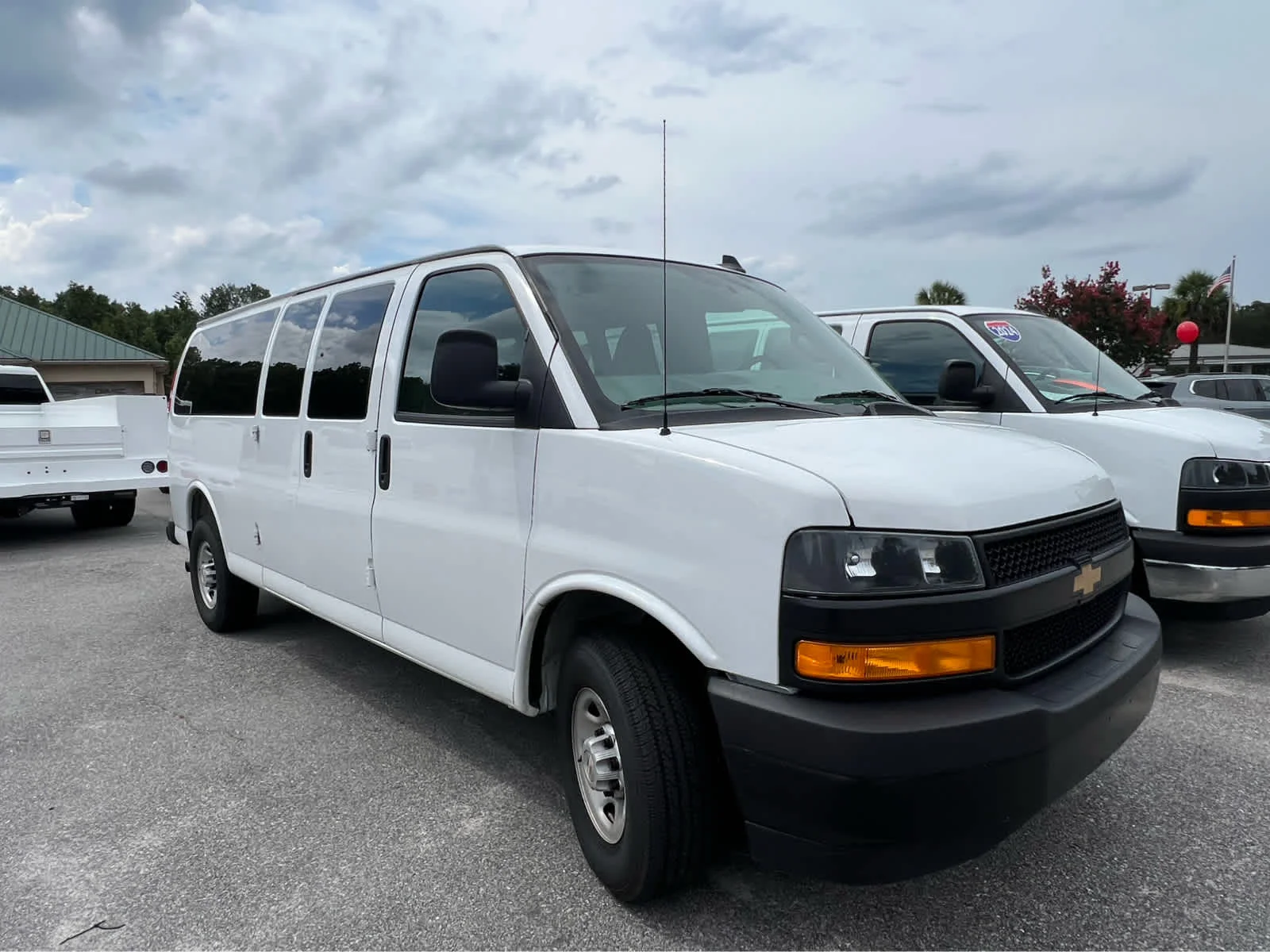 Used 2025 Summit White Chevrolet 1LS image 2