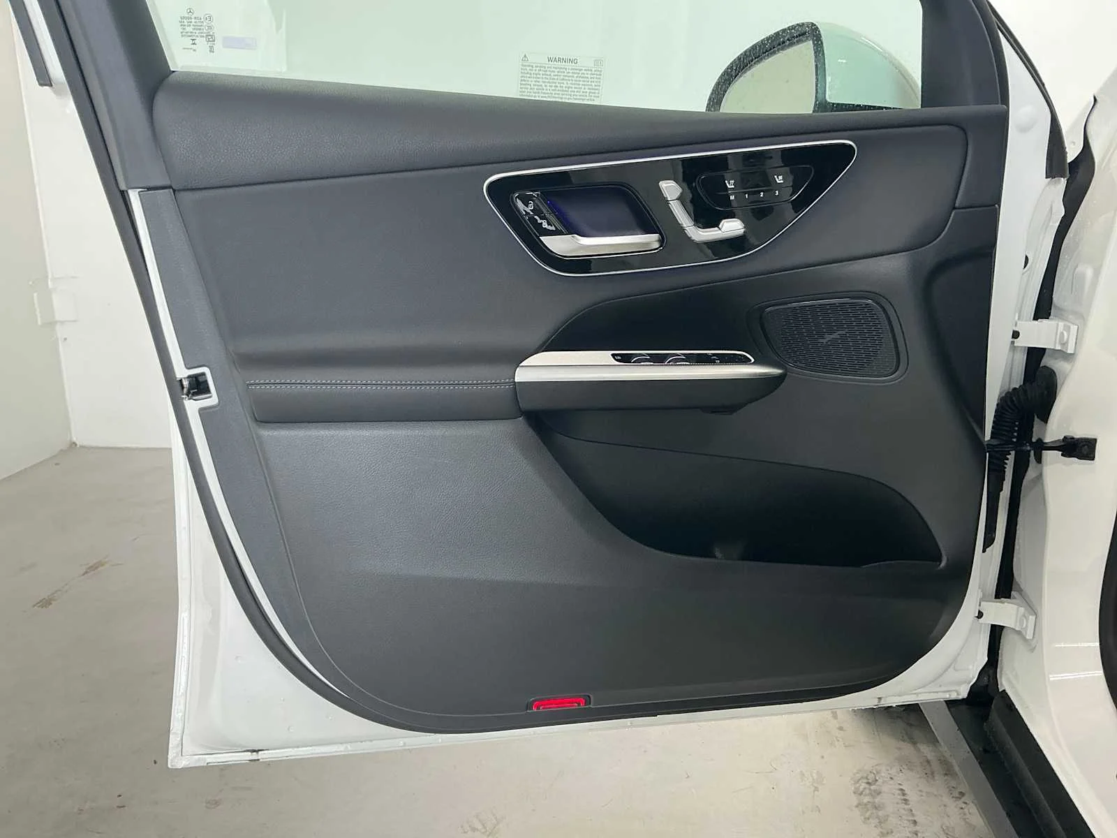 Certified Used 2026 Polar White Mercedes-Benz GLC 300 image 12