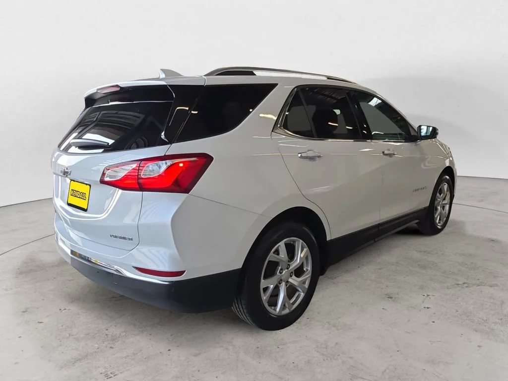 Used 2020 IRIDESCENT PEARL TRICOAT Chevrolet Premier image 5