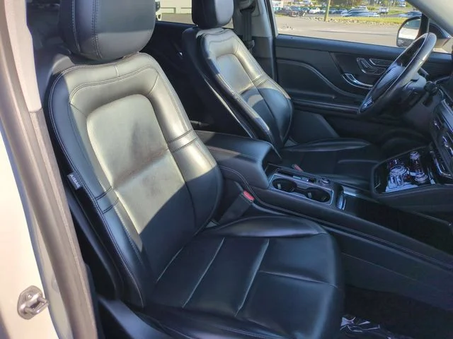 Used 2020 White Lincoln Standard image 33