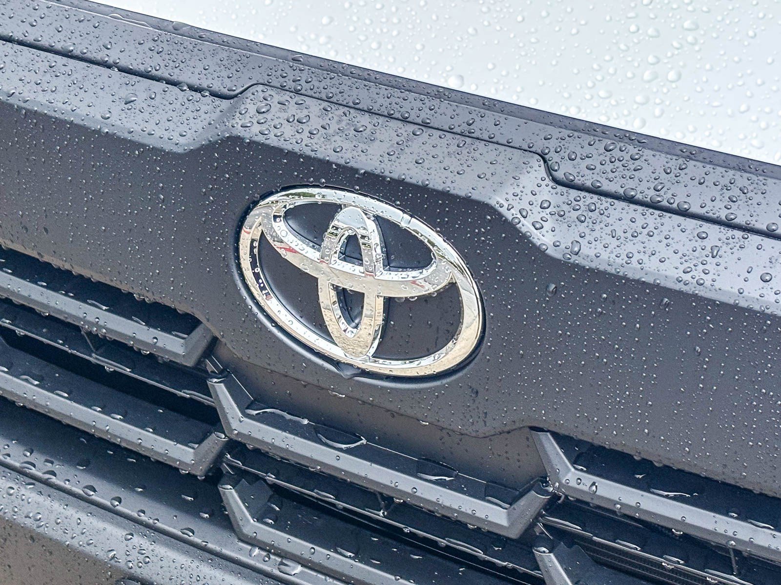 New 2026 Wind Chill Pearl <sup>1</sup> Toyota  L image 9