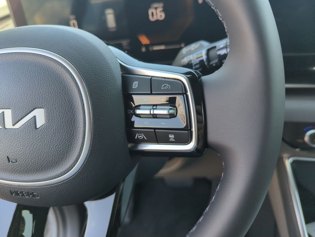 New 2026 Ceramic Silver Kia EX image 23