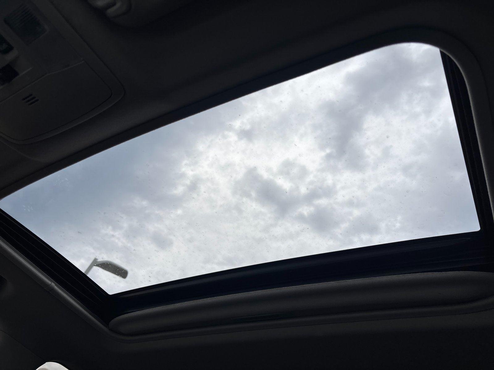 Used 2016 Magnetic Gray Metallic TOYOTA  image 30