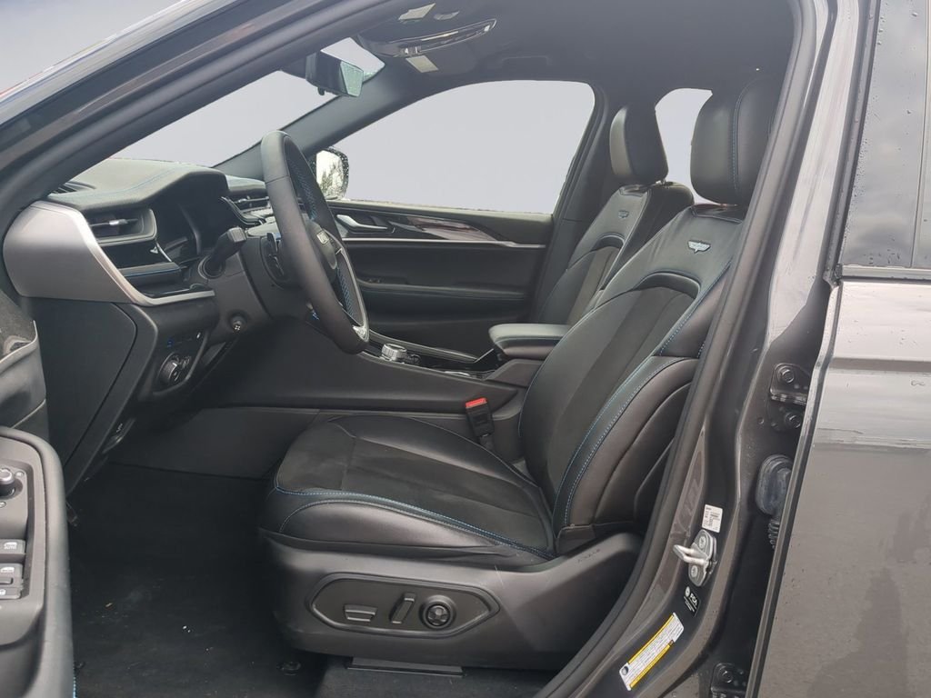 Used 2023 Gray Jeep Trailhawk 4xe image 12
