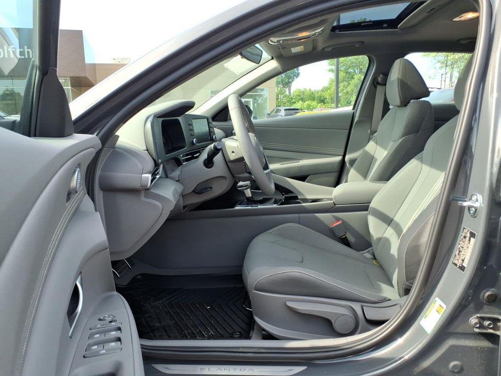 New 2026 Gray Hyundai SEL Sport Premium image 15