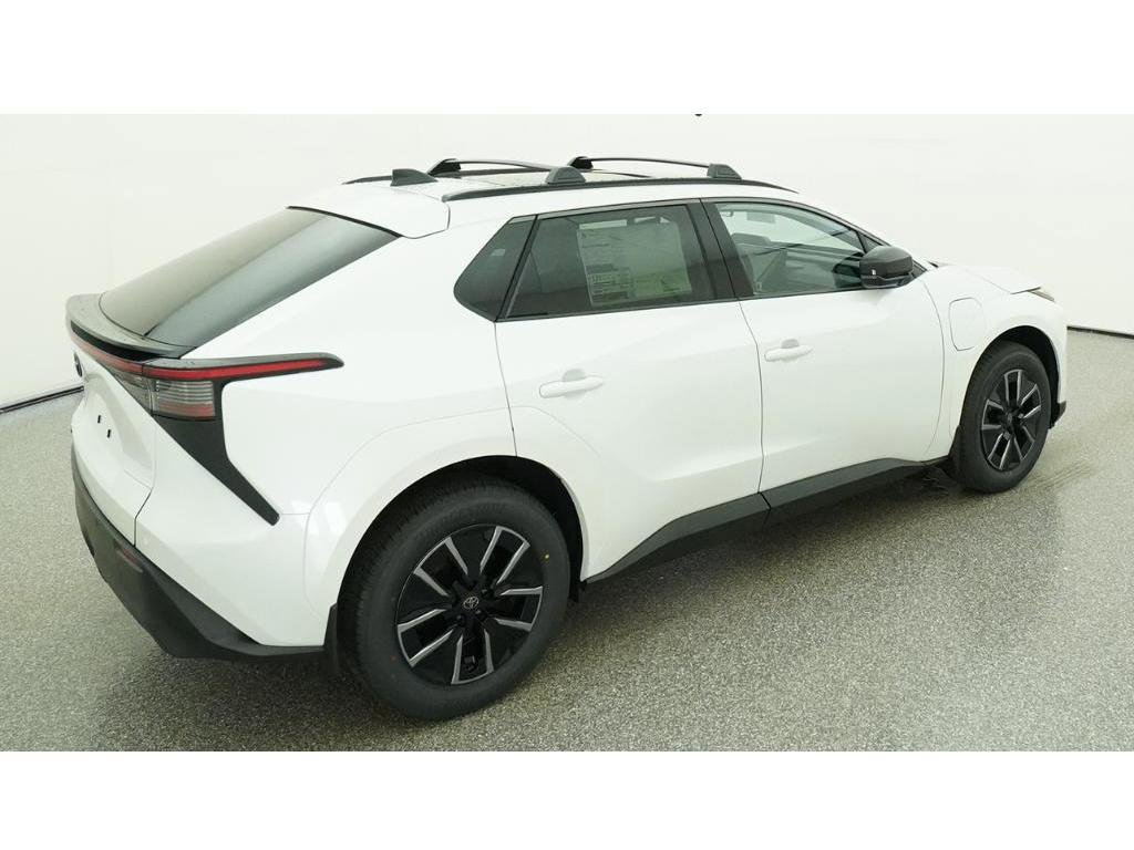 New 2026 Wind Chill Pearl Toyota XLE image 9