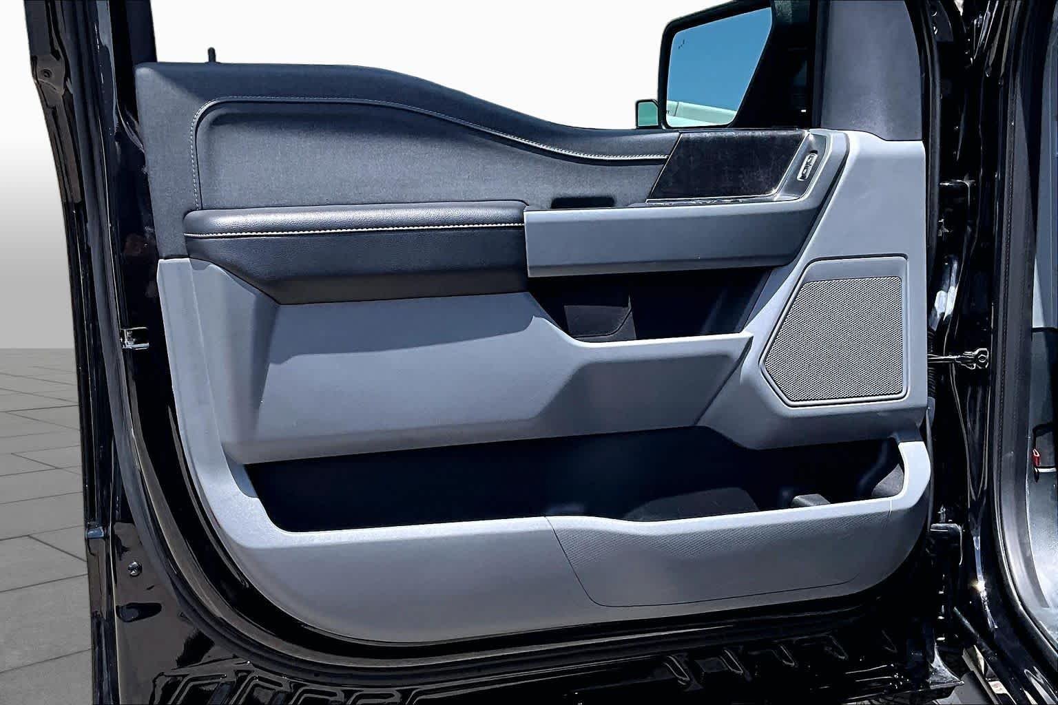 Used 2023 Agate Black Ford XLT image 21