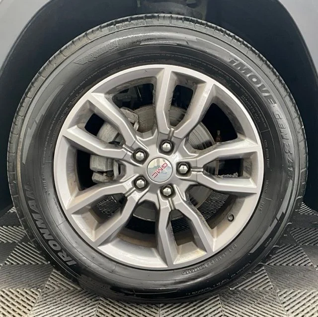 Used 2024 Silver GMC SLT image 20