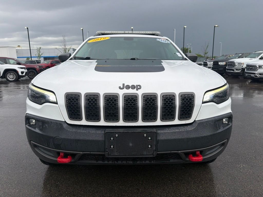 Used 2019 Jeep Cherokee Trailhawk with VIN 1C4PJMBXXKD177972 for sale in Kansas City