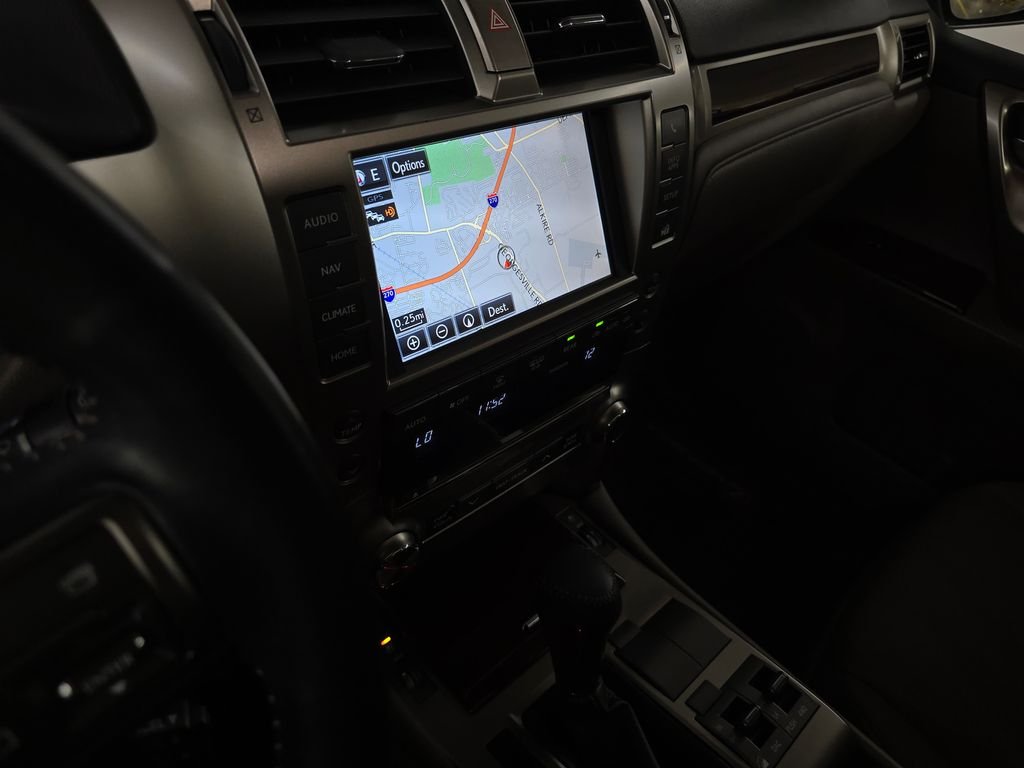 Used 2019  Lexus 460 image 25