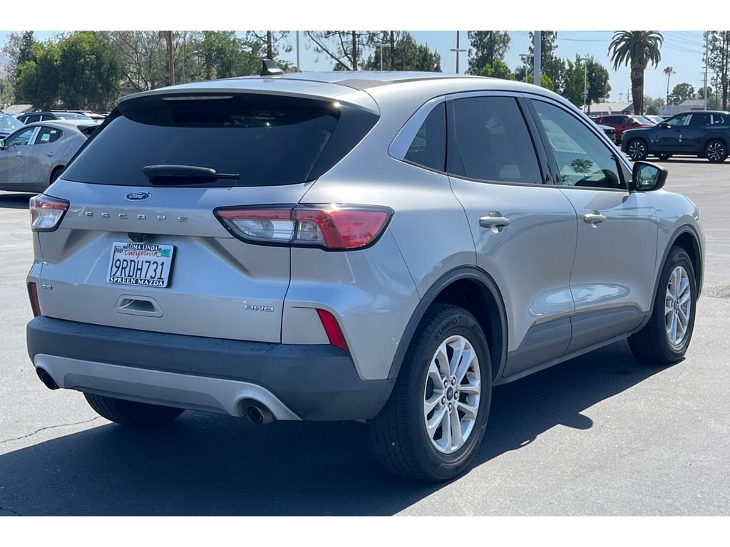 Used 2022 ICONIC SILVER Ford SE image 7