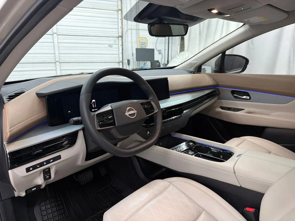 Used 2025 Gold Nissan Platinum image 14