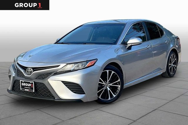Pre-Owned 2018 Toyota Camry SE