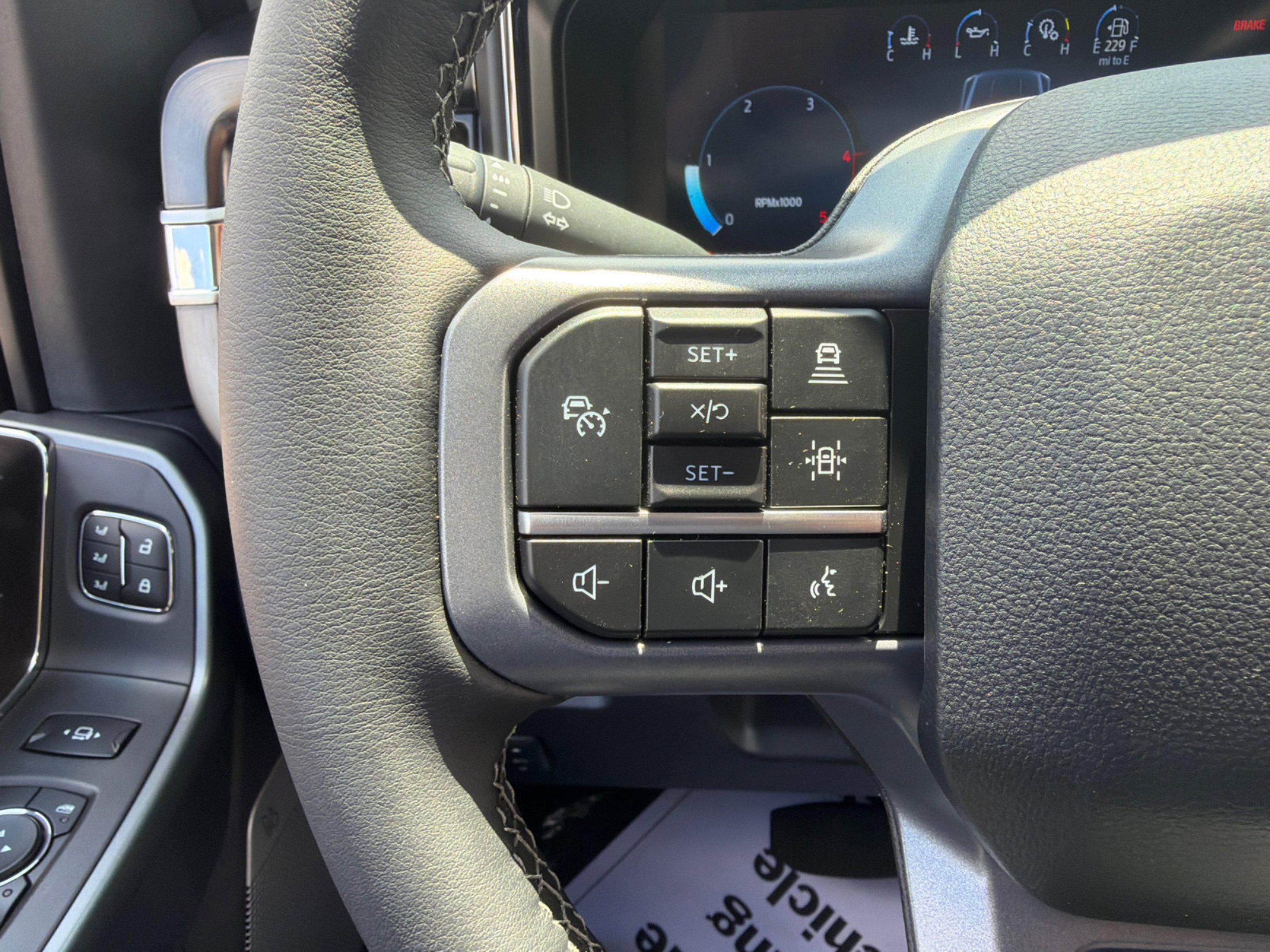 New 2026 Glacier Gray Metallic Tri-Coat Ford F-250® Lariat® image 24