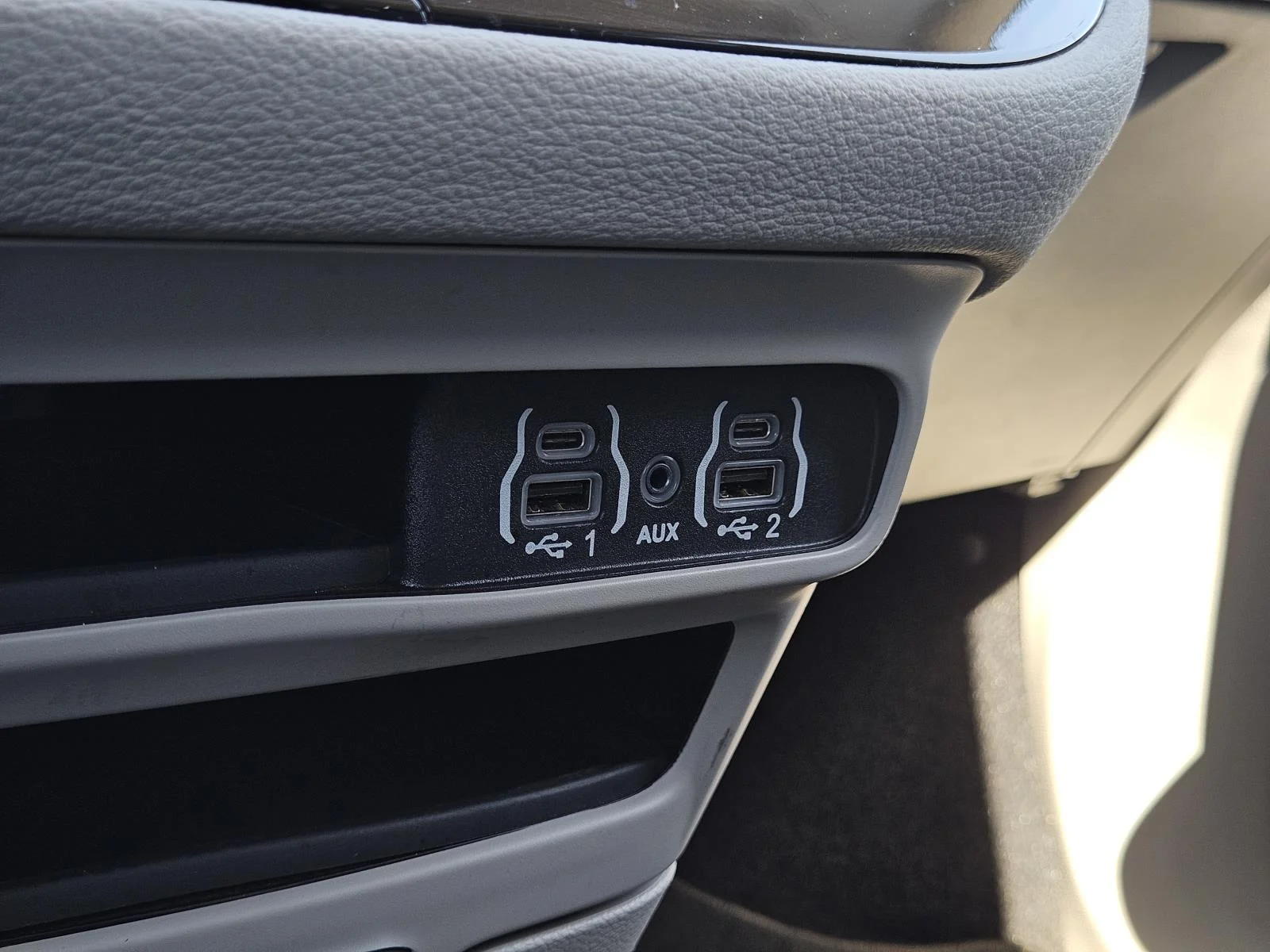 2024 Chrysler Pacifica Touring L - Photo 24