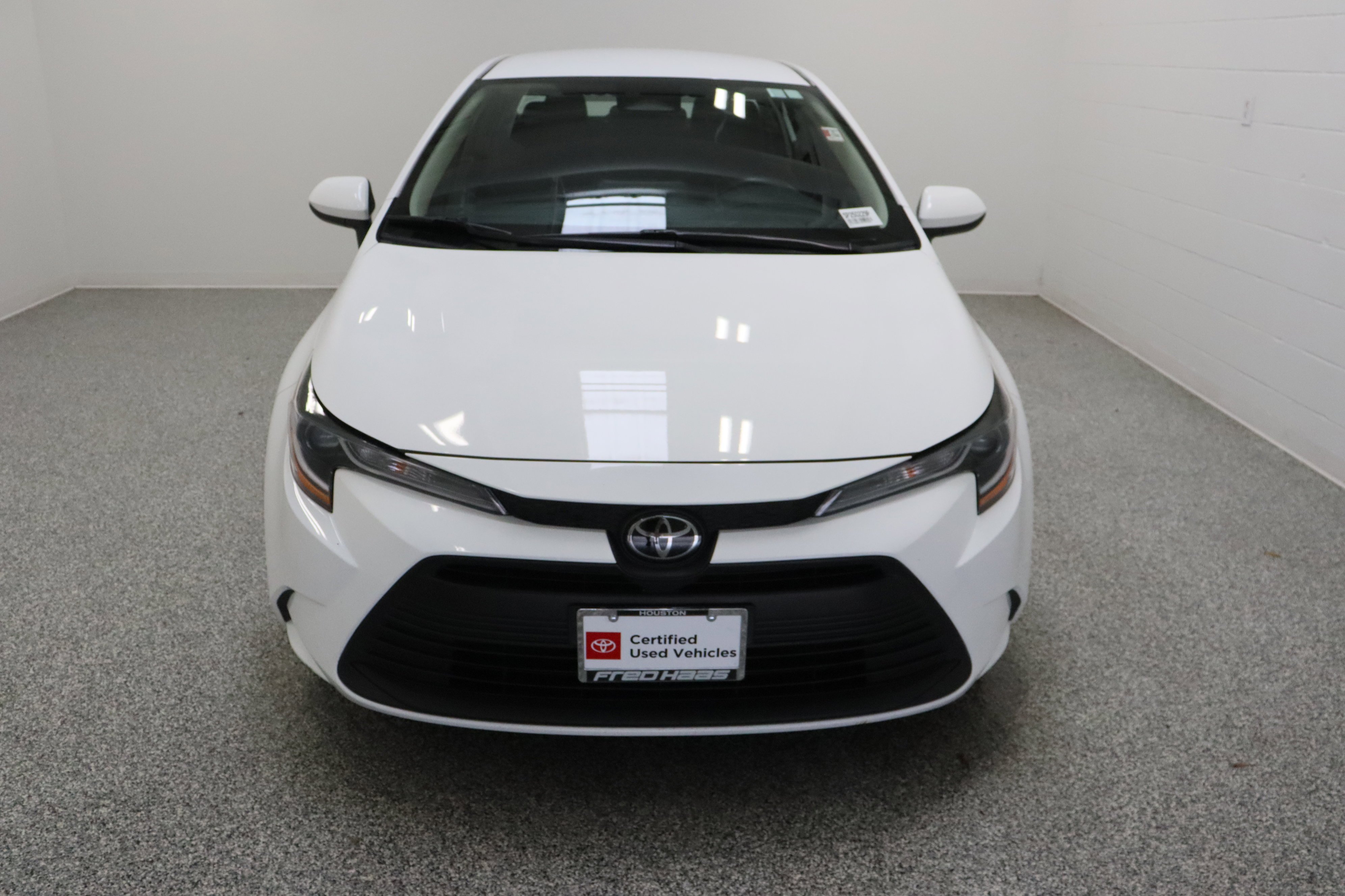 Certified Used 2025 White Toyota LE 2.0L image 3