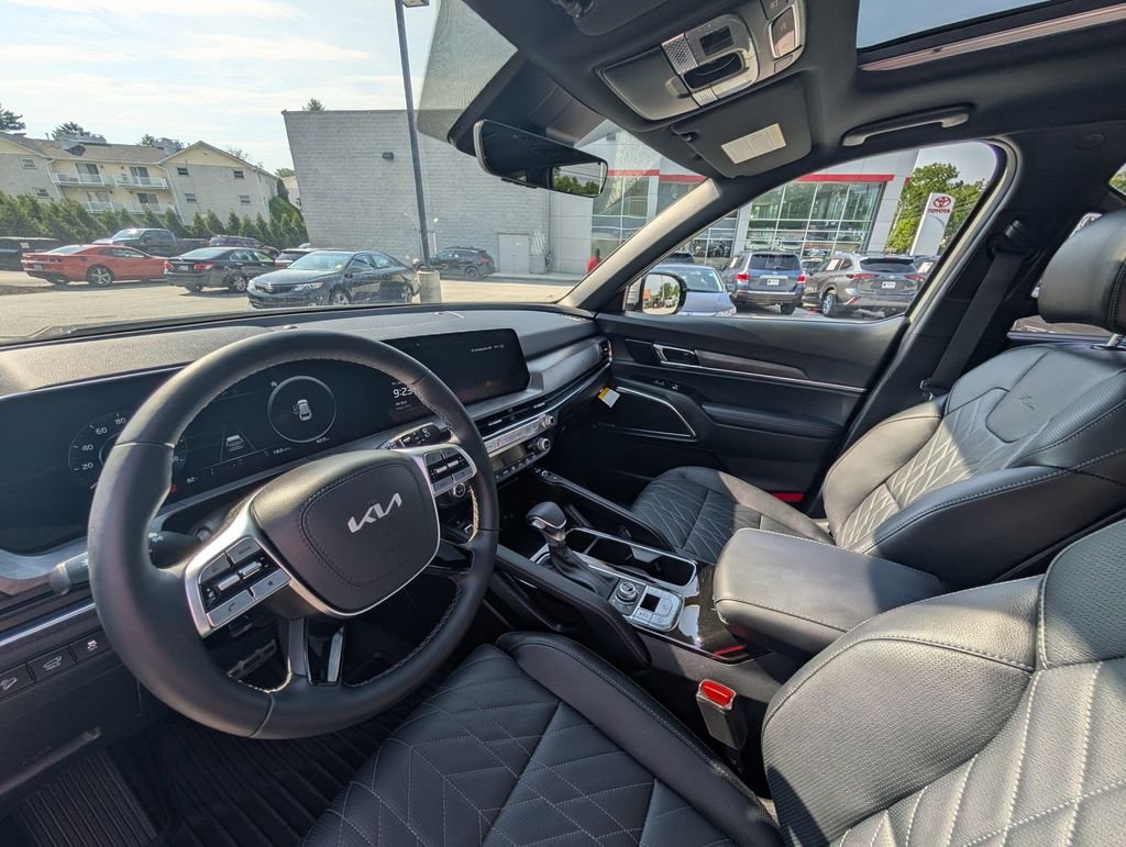 Used 2025 Gray Kia SX X-Line image 9