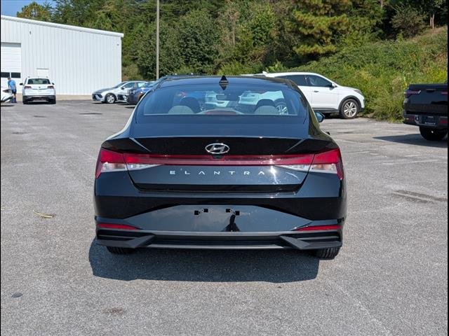 2023 Hyundai Elantra SEL - Photo 6