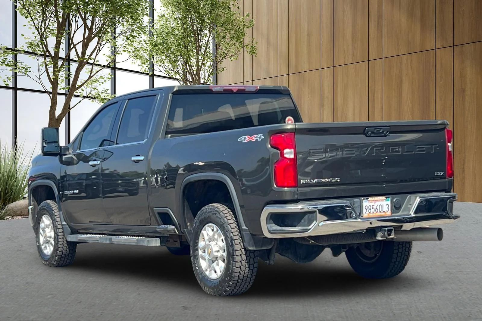 Used 2022 Green Chevrolet LTZ image 6