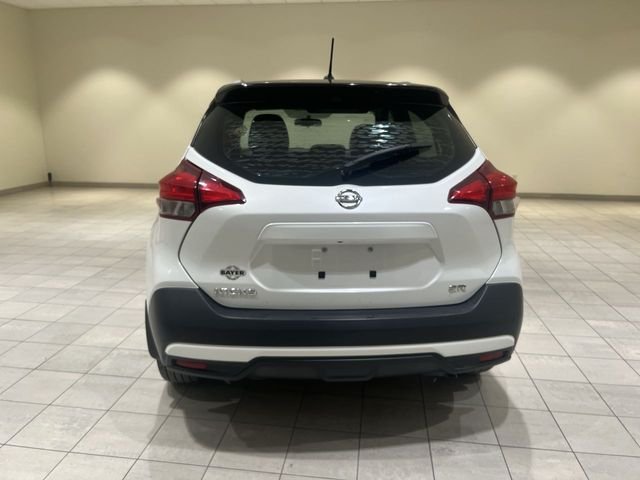 Used 2019 White Nissan SR image 4