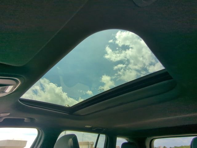 New 2026 Baltic Gray Metallic Clear-Coat Exterior Paint Jeep Laredo X image 24