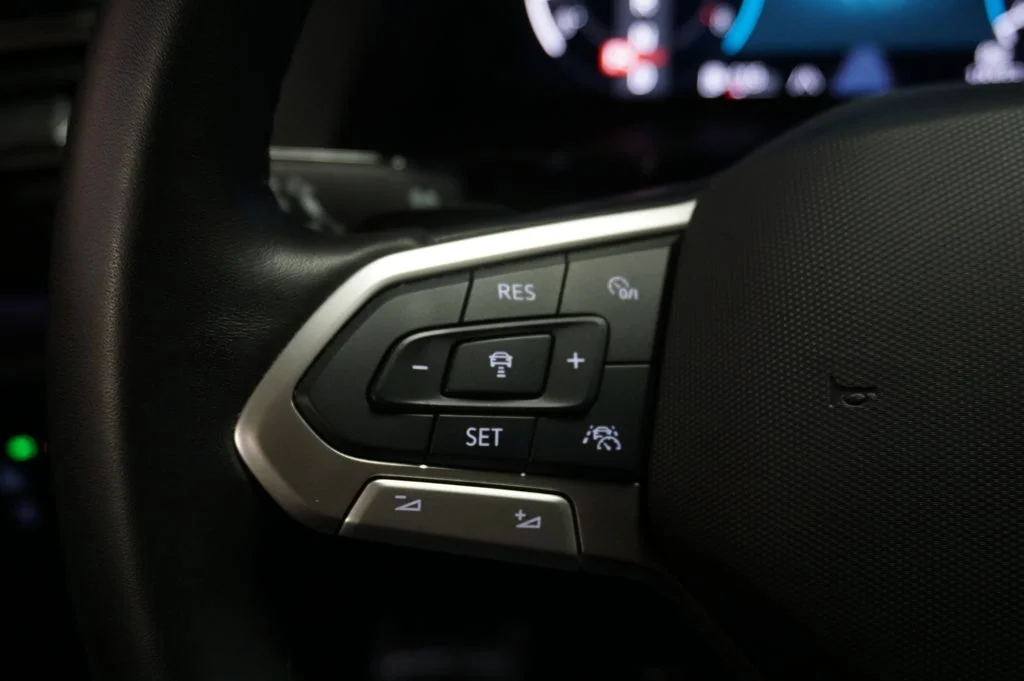 2025 Volkswagen Atlas Cross Sport SEL Premium R-LINE - Photo 23