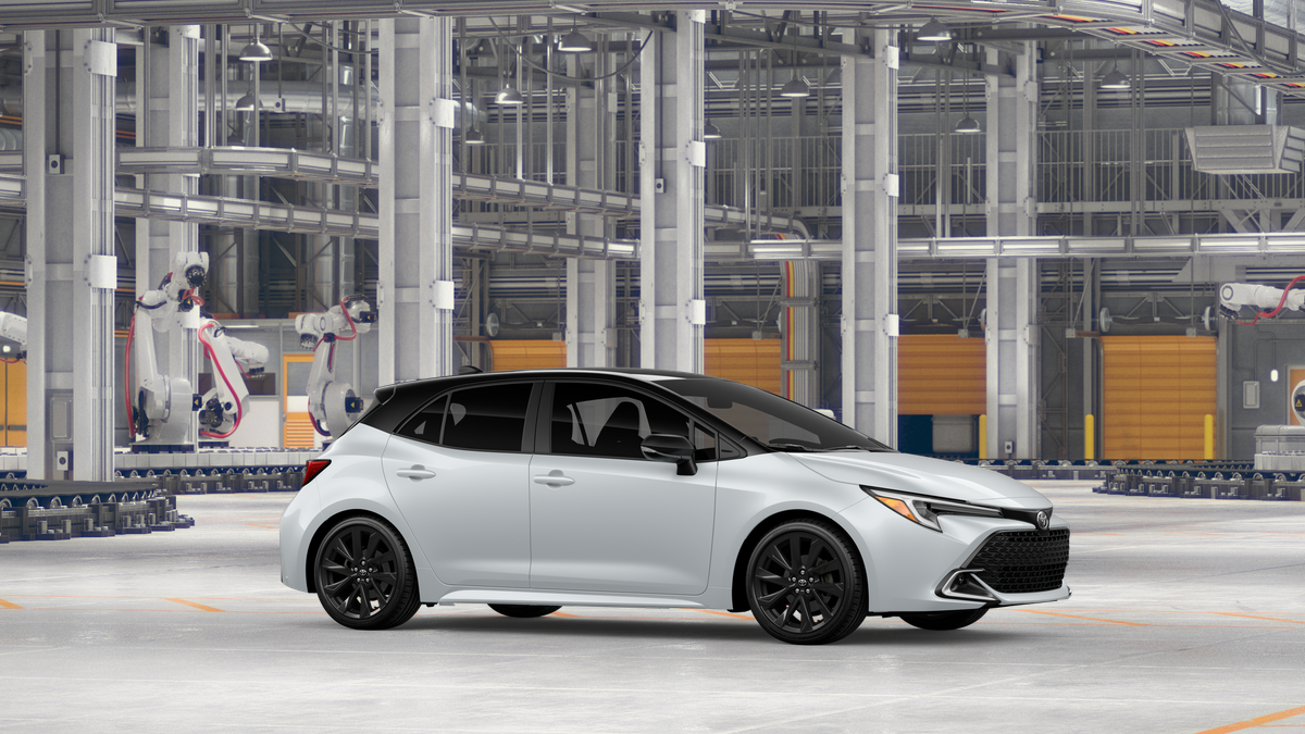 New 2027 Wind Chill Pearl with Black roof Toyota XSE image 13