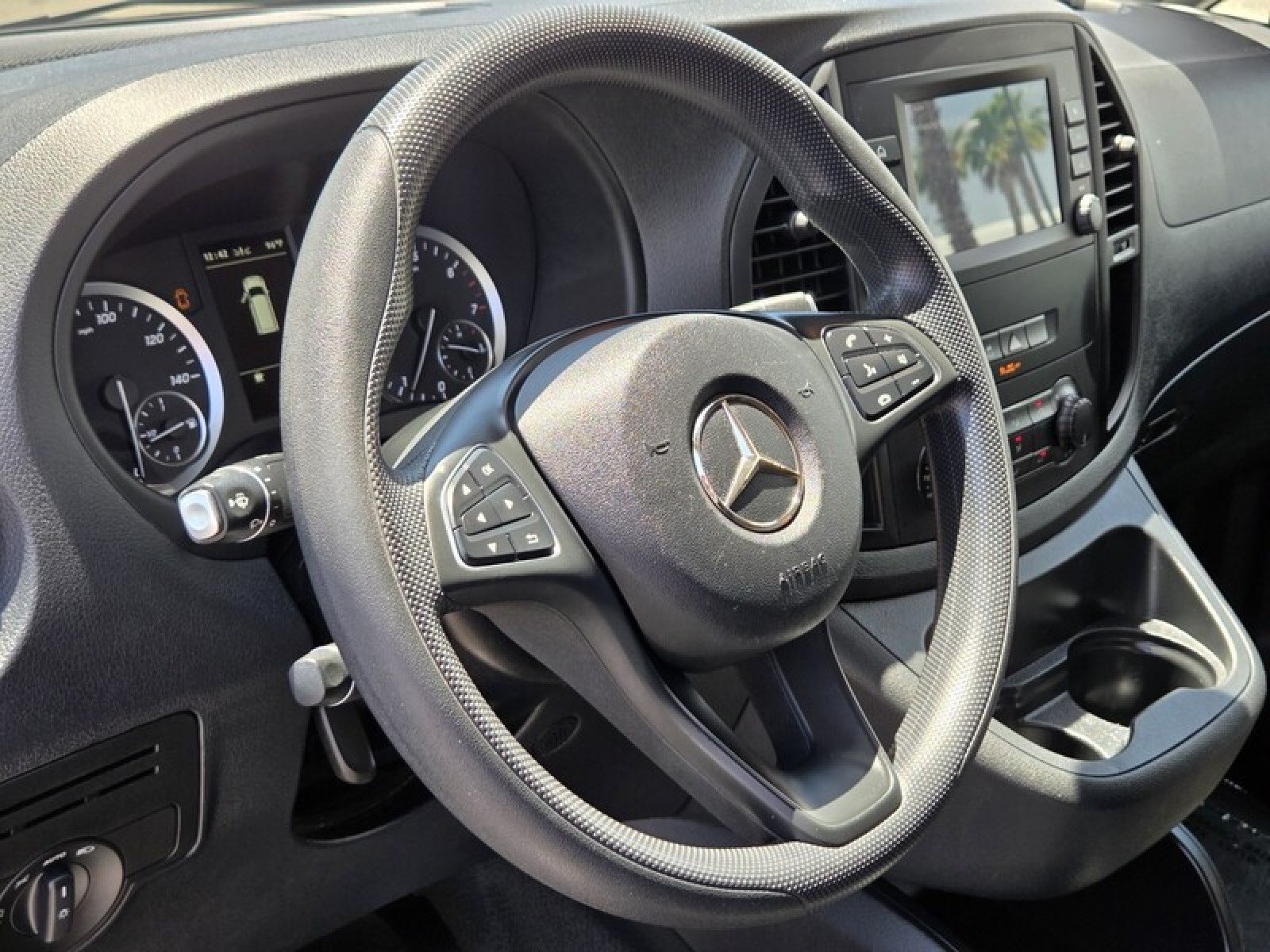 Used 2022 Arctic White Mercedes-Benz Metris image 26