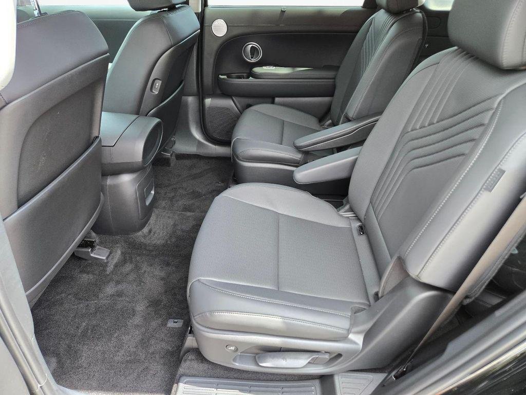 New 2026 Black Hyundai SEL FWD image 17