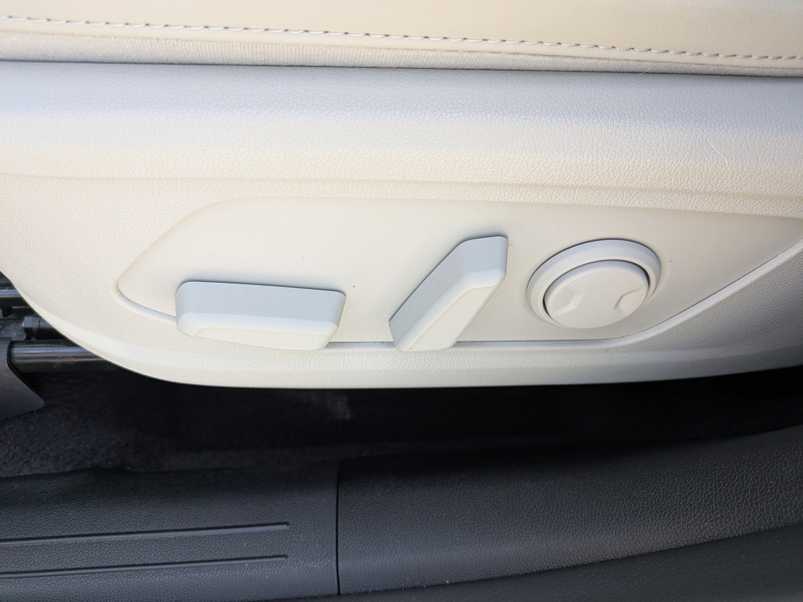 2025 Kia Sorento SX - Photo 20