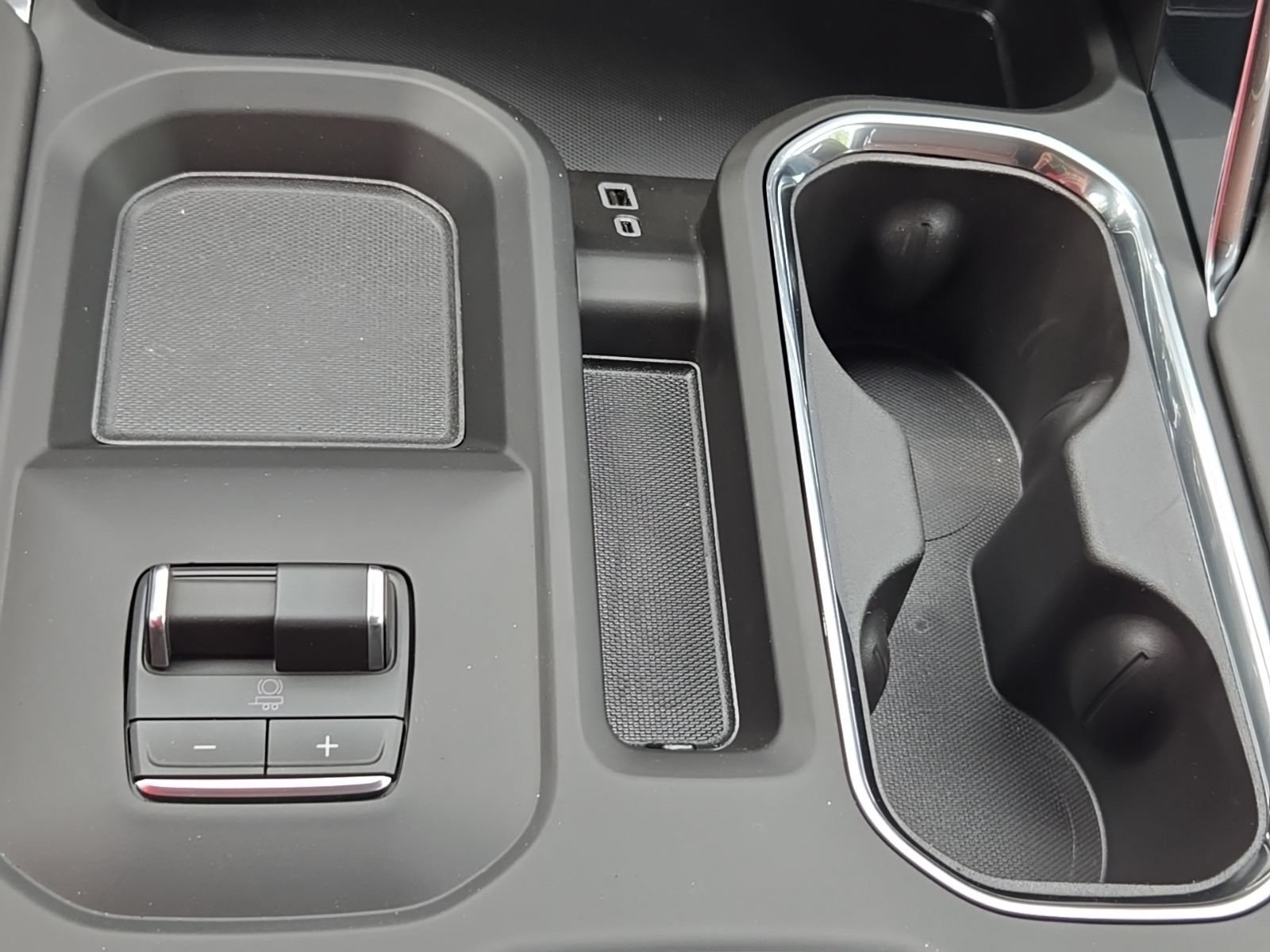 New 2026 Glacier White Tricoat GMC Denali Ultimate image 51