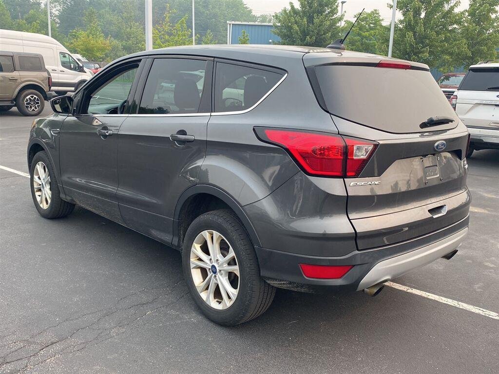 Used 2019 Magnetic Ford SE image 8