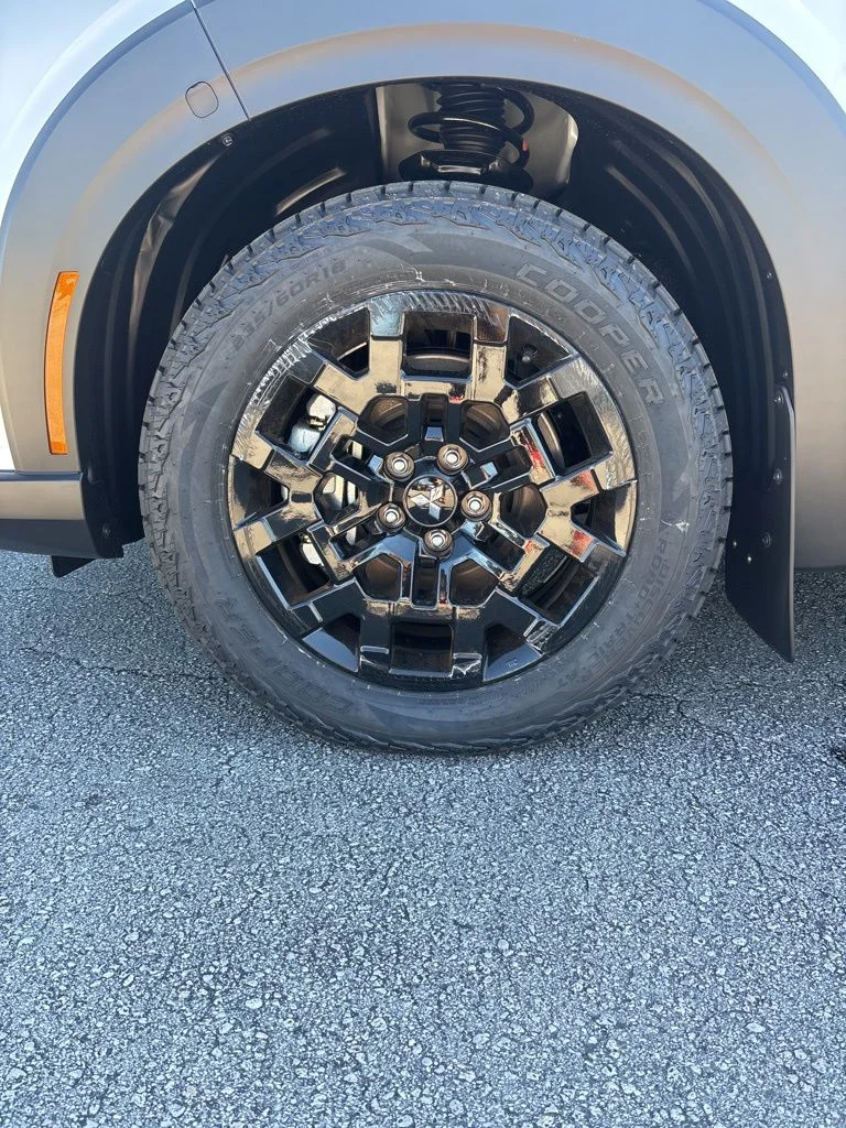 New 2026 White Mitsubishi Trail Edition image 21