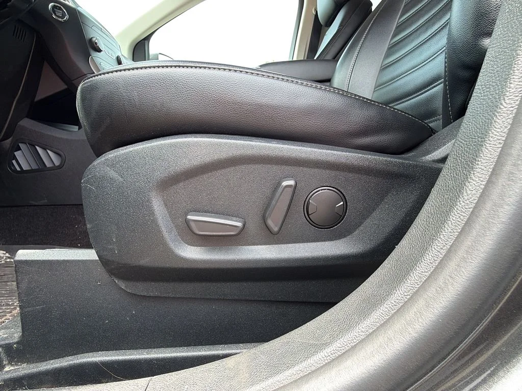 Used 2020 Gray Ford SEL image 17