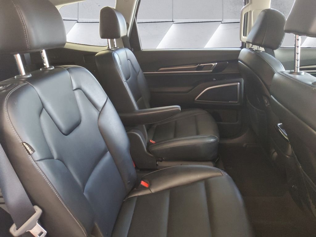 Used 2025 Silver Kia S image 16