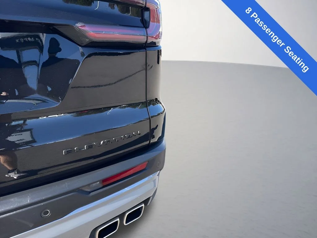 Used 2025 Ebony Twilight Metallic GMC Elevation image 15
