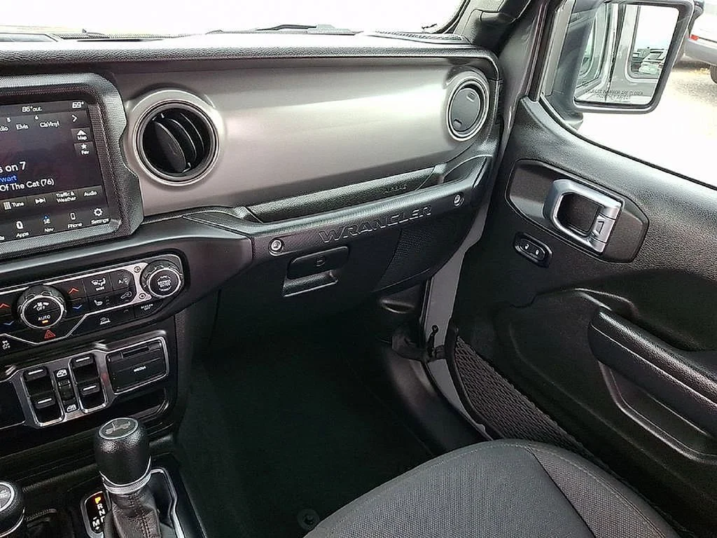 Used 2023 Gray Jeep 4x4 image 19