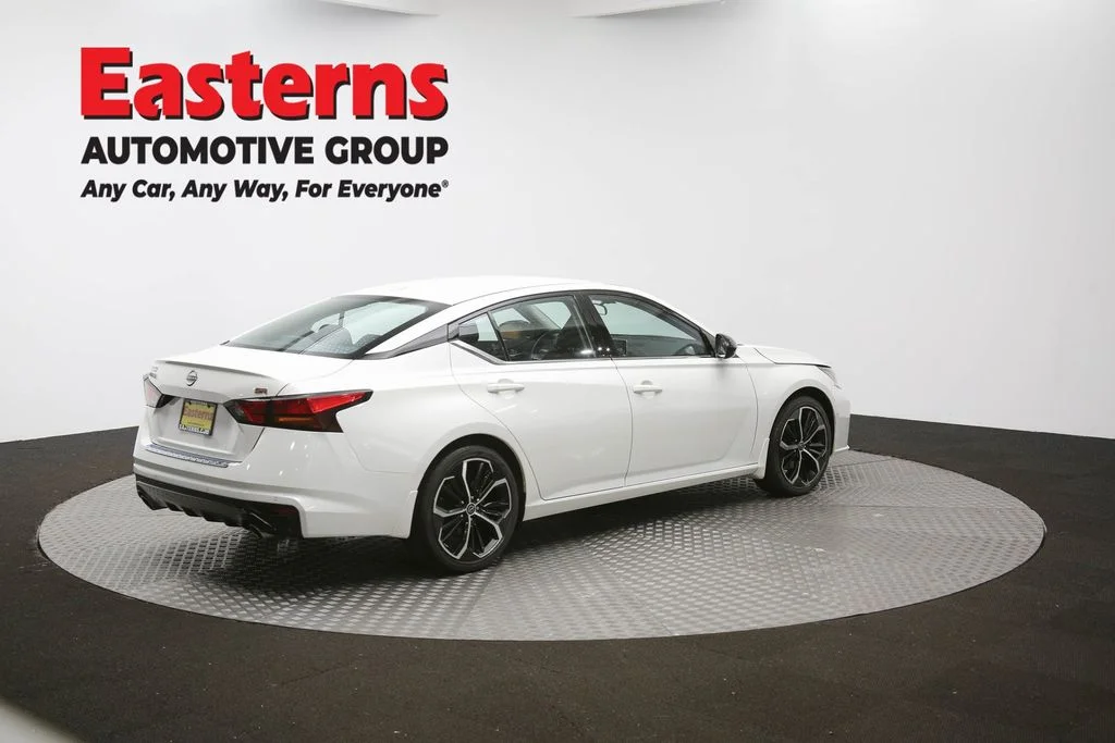 Used 2023 White Nissan 2.5 SR image 38