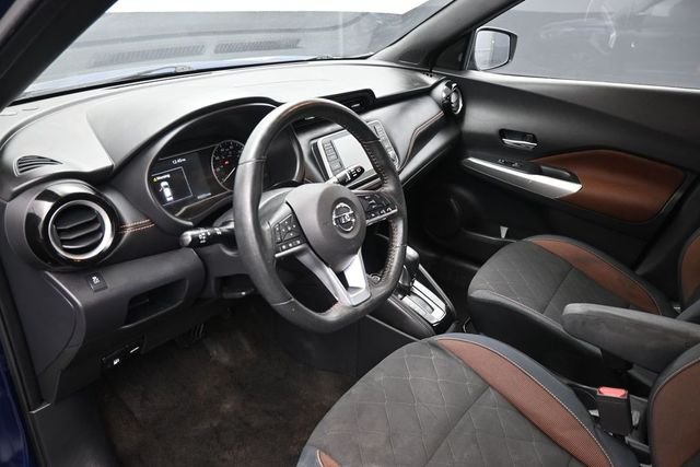 Used 2018 Blue Nissan SR image 18