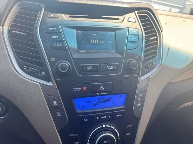 Used 2014 Green Hyundai Base image 6