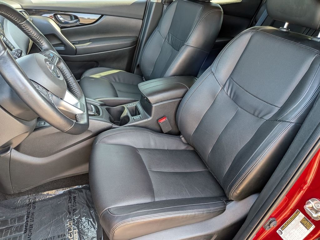 Used 2022 Red Nissan SL image 14