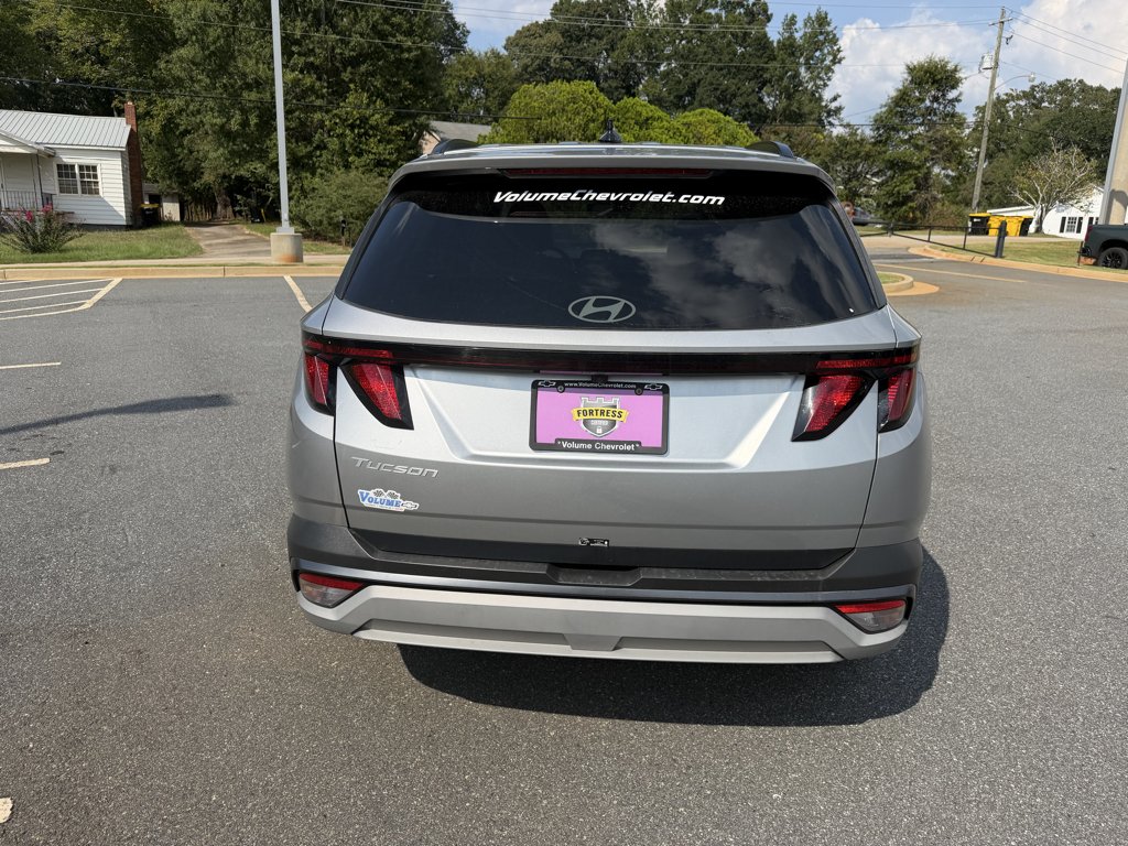 Used 2025 Silver Hyundai SEL image 9