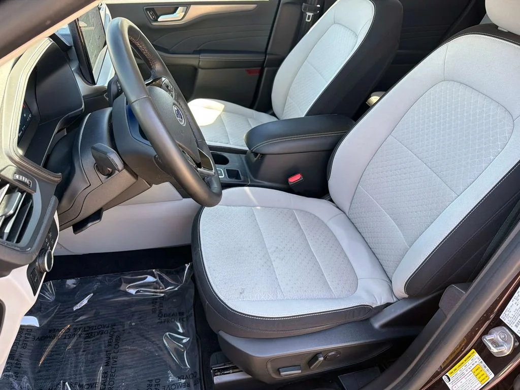 Used 2023 Cinnabar Red Ford Active image 21
