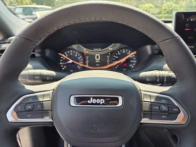 New 2026 Bright White Clear-Coat Exterior Paint Jeep Latitude image 22