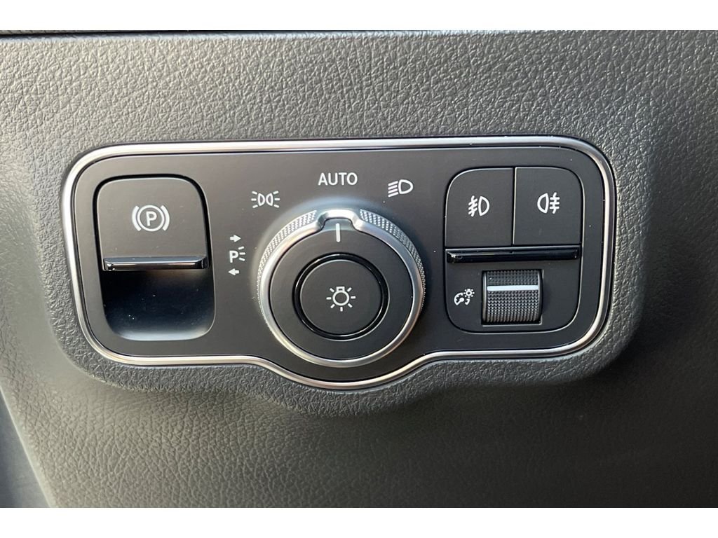Used 2021 Polar White Mercedes-Benz 250 image 42