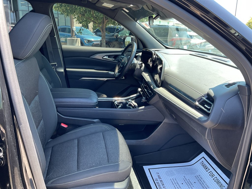 Used 2025 Mosaic Black Metallic Chevrolet AWD LT image 11